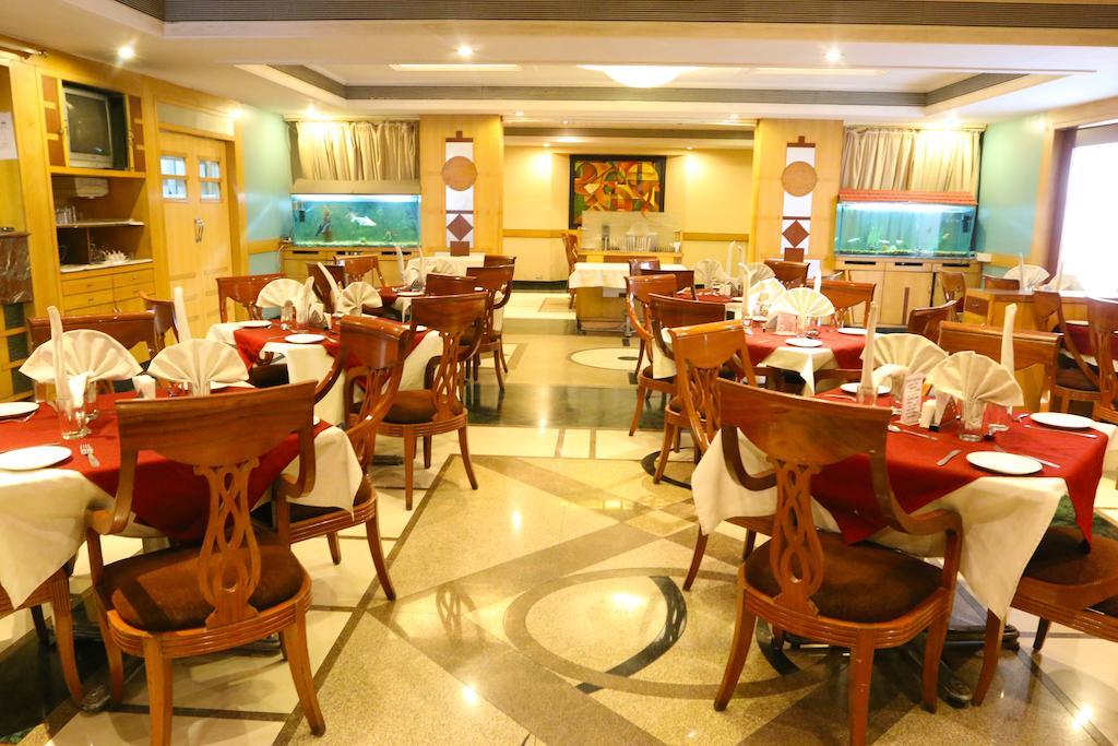 Hotel Ambassador Pune Exterior foto