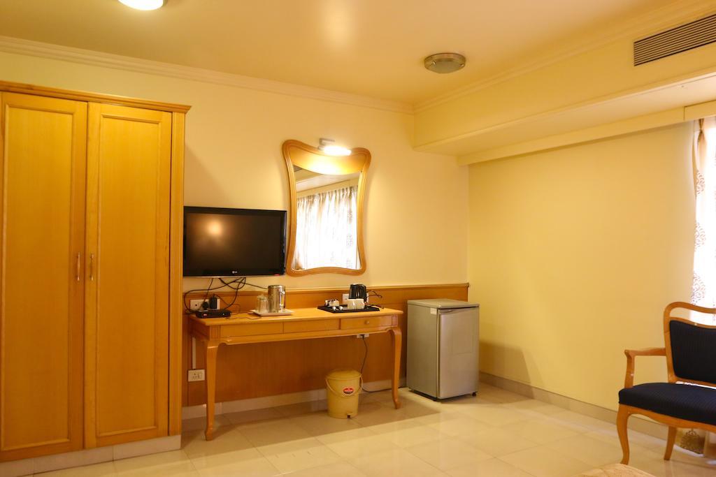 Hotel Ambassador Pune Exterior foto