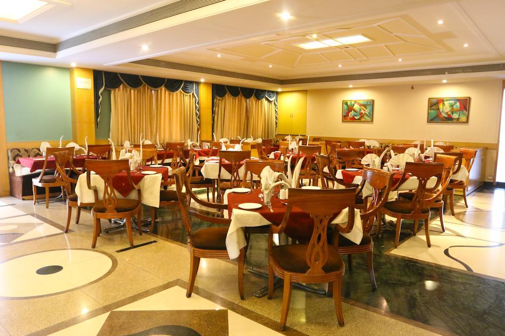 Hotel Ambassador Pune Exterior foto