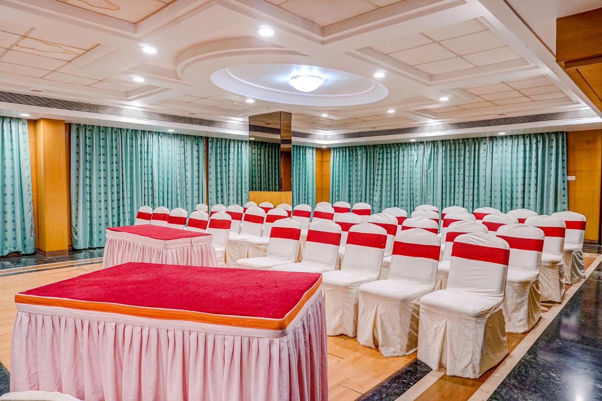 Hotel Ambassador Pune Exterior foto