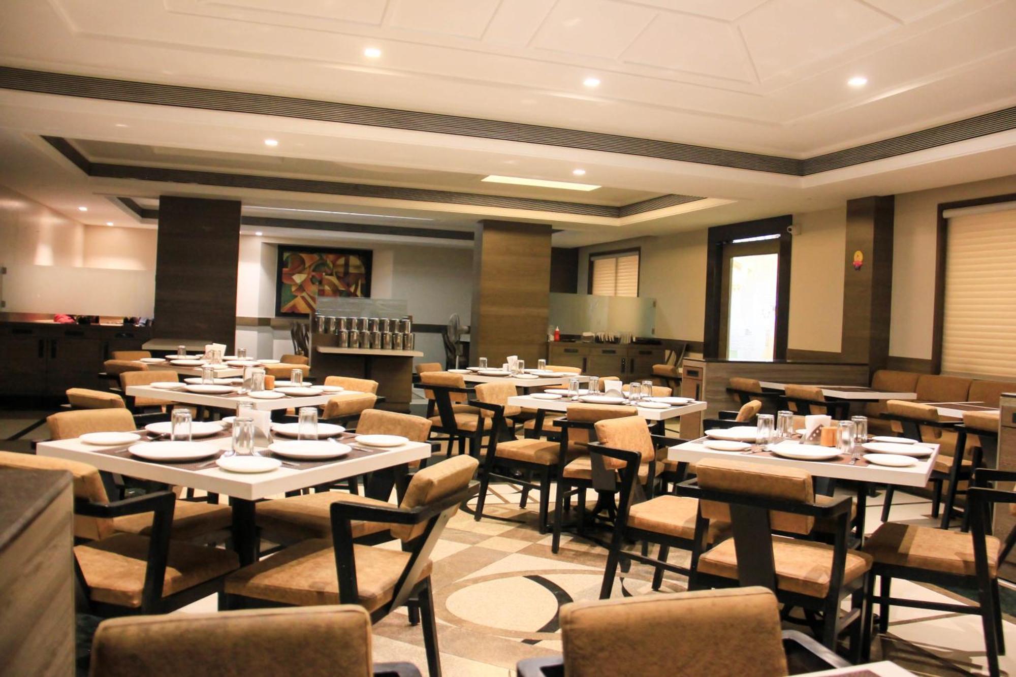 Hotel Ambassador Pune Exterior foto